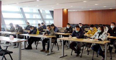 分公司召開了2020年黨風廉政建設(shè)目標責任書簽訂儀式和2019年度先進表彰會1.jpg