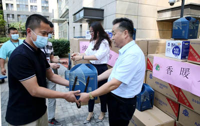 【關(guān)愛(ài)員工】情系職工,端午慰問(wèn)暖人心1_副本.jpg